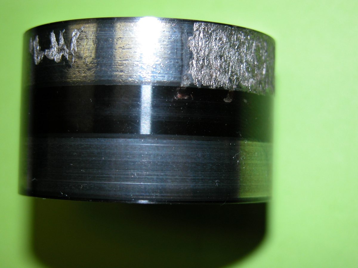 Damaged inner race of a planet bearing